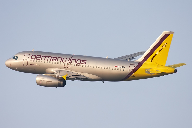 A320 si schianta in Francia. 150 morti, mistero sulle cause