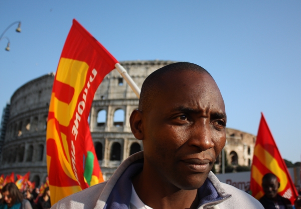 Non siamo merce. Rifugiati, richiedenti asilo e operatori uniti nella protesta