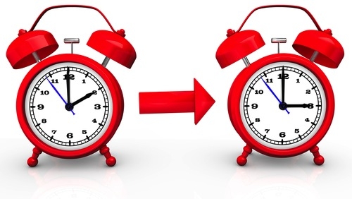 Stanotte torna l’ora legale. I trucchi per ridurre il rischio insonnia