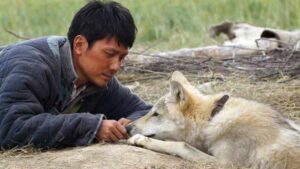 “L’ultimo lupo”, la natura ha il suo grido. Recensione. Trailer