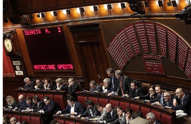 Italicum. Governo incassa terzo sì. Opposizioni verso l’Aventino