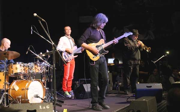 Musica: Mike Stern trionfa a Milano