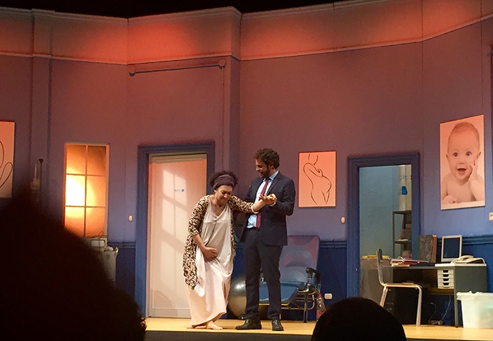 Teatro Manzoni. Contrazioni pericolose. Recensione