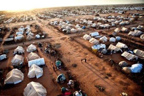 Profughi. Istituzioni e governi devono fare di più
