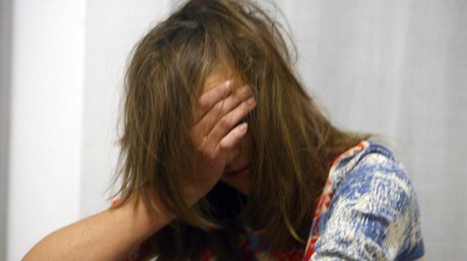 Narcotizza e violenta la ex e filma tutto. Arrestato medico romano