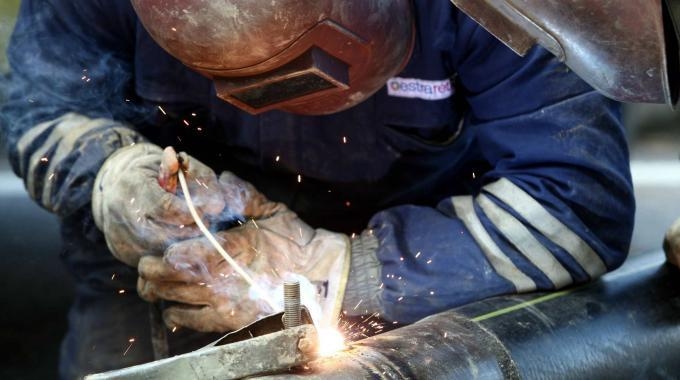 Da domani gli operai non lavoreranno più per il fisco