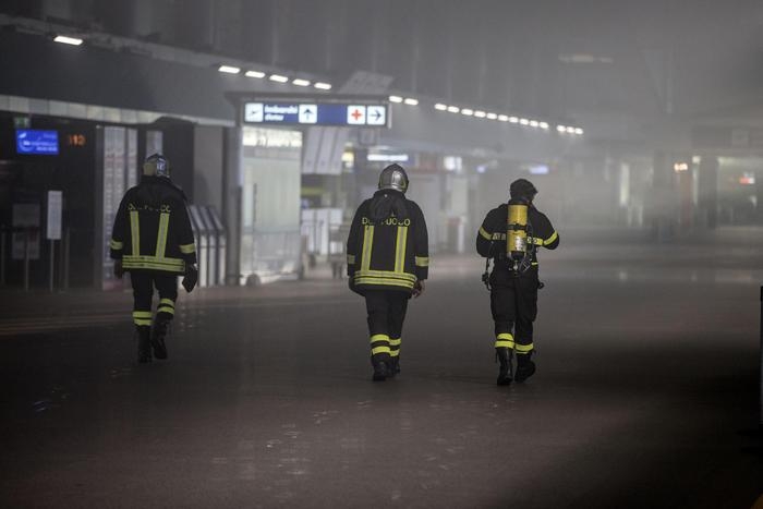 Incendio Fiumicino. Codacons, 10 milioni di danni per passeggeri
