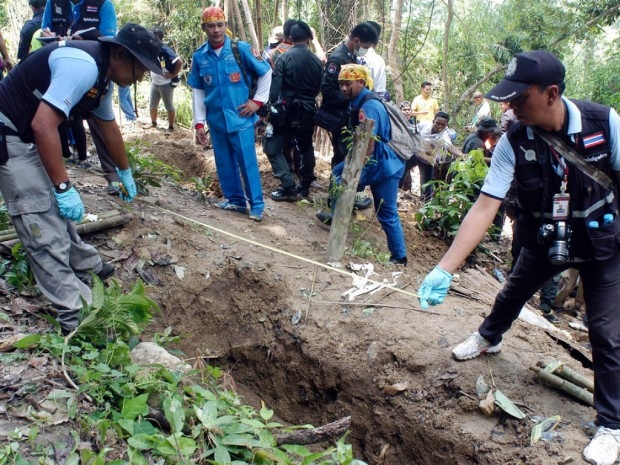 Malaysia. Scoperte 139 fosse comuni di migranti