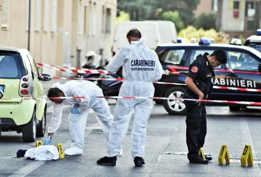 Studente 19enne ucciso mentre aspettava bus per andare a scuola