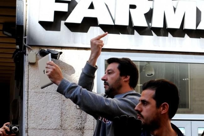 Salvini a Foggia. Pioggia di contestazioni