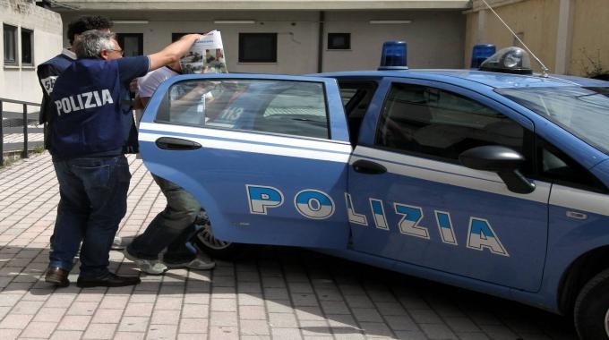 Versa acido sul volto di una donna. Arrestato