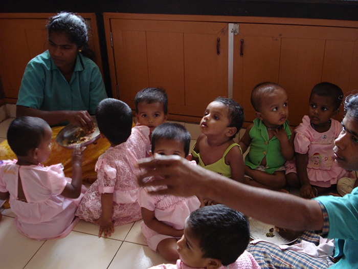 Mother&Child Foundation. Bollywood Party per casa accoglienza ed emergenza Nepal