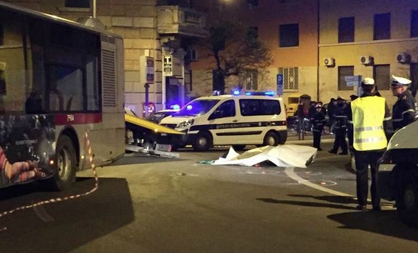 Roma. Auto travolge passanti. Morta una donna, arrestata nomade
