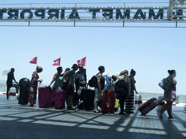 Tunisia. Crollo del turismo, turisti in fuga. IL VIDEO
