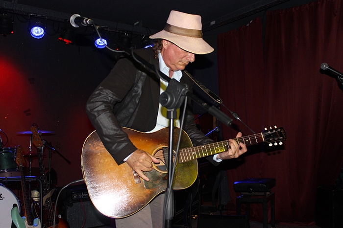 Gary Lucas, lo sperimentatore delle sei corde