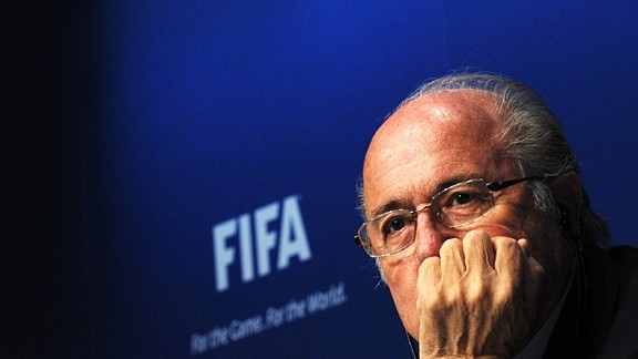 Fifa. Lo scandalo Blatter, eletto e dimissionario. VIDEO