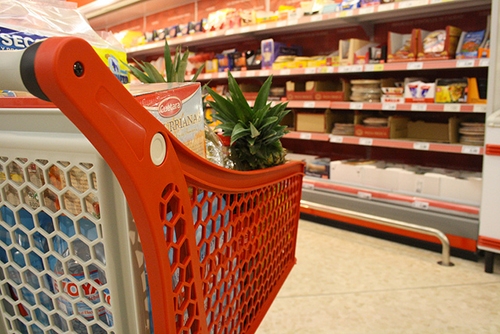 Commercio. Volano i discount alimentari, tonfo degli ipermercati