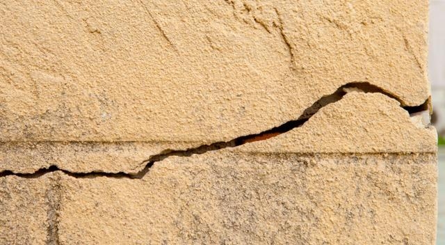 I 10 edifici e strutture costruiti in aree a rischio idrogeologico da demolire o delocalizzare