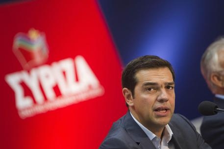Grecia, Syriza si spacca. Tsipras dimentica che prima viene il popolo