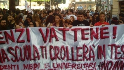 Reddito, Rete della Conoscenza: “Renzi ci condanna all’emarginazione sociale”