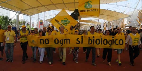 Blitz di Legambiente all’Expo di Milano. No Ogm, Si biologico