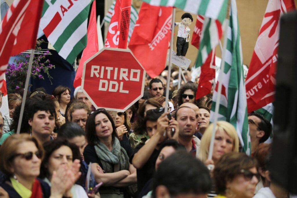 Scuola: governo arrogante. La protesta non si placa