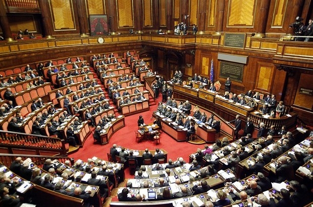 Stop all’erogazione del vitalizio per 10 ex deputati condannati