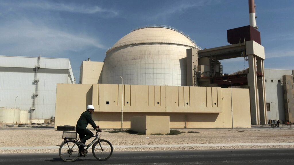 Iran  firma accordo su nucleare. Israele, licenza di uccidere