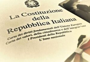 Riforma costituzionale. Il Governo non dovrebbe fare il costruttore di muri, ma di ponti