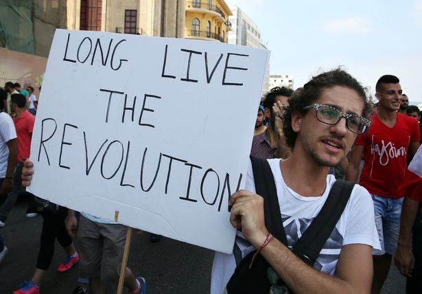 Libano. 402 feriti durate proteste contro il governo