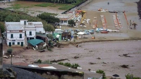 Maltempo: travolto da piena, muore campeggiatore