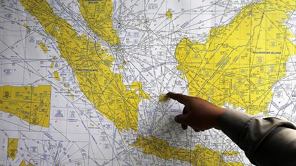 Indonesia, disastro aereo. Ritrovati i 54 corpi, nessun superstite