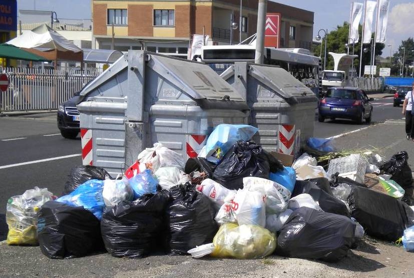Paghiamo i rifiuti a peso d’oro