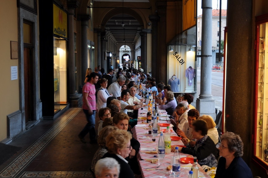 Ferragosto. 7 famiglie su 10 preferiscono le grandi tavolate casalinghe
