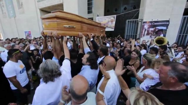 Casamonica:  residenti indignati in piazza: noi siamo gente perbene