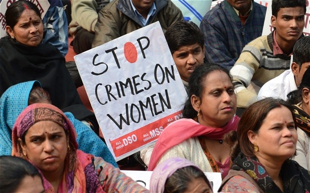 India: subiva molestie sessuali, 16enne si dà fuoco