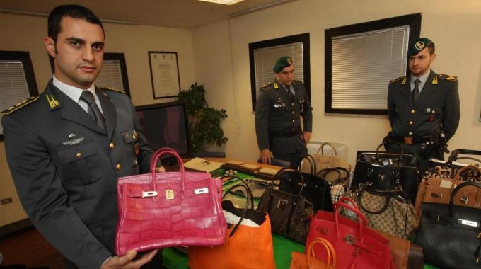 Gdf sequestra 74 milioni prodotti falsi