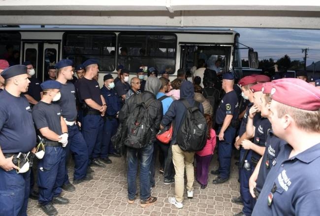Immigrazione. Austria e Germania aprono le frontiere