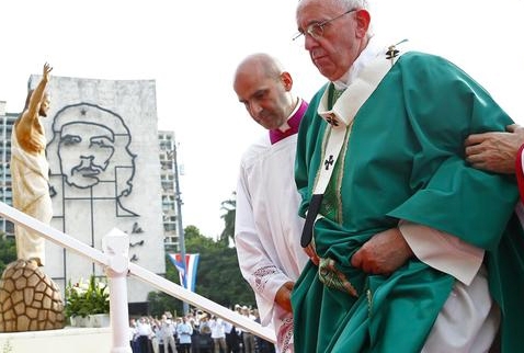 Papa Francesco a Cuba. La messa e poi l’incontro con Fidel Castro