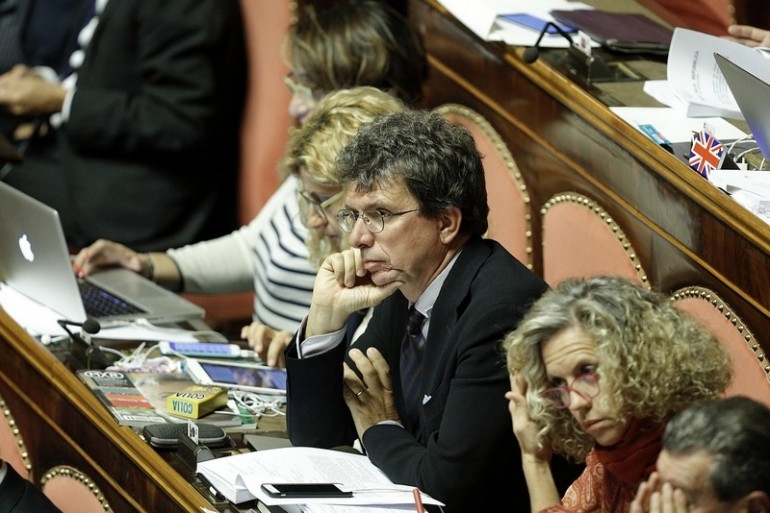 Riforme, conclusa seduta. Bagarre in aula