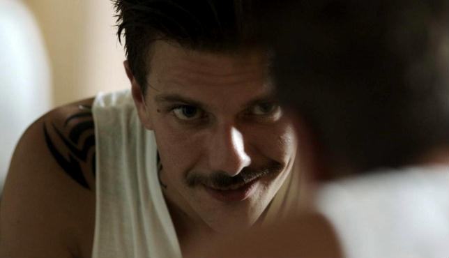“Bolgia totale”. Un esordio noir professionalmente corretto. Recensione. Trailer