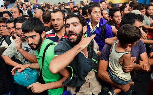 Immigrazione. Disordini a Budapest. Il vicepremier, colpa della Merkel