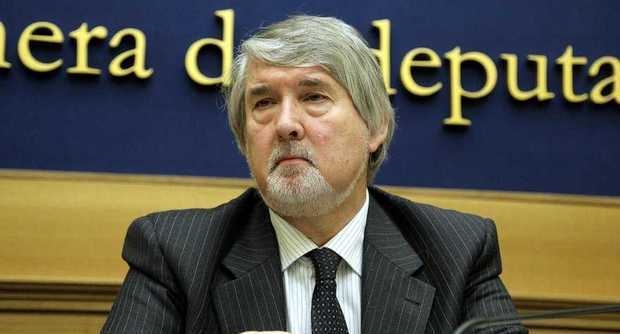 Jobs Act, passano i decreti, il M5S promette battaglia