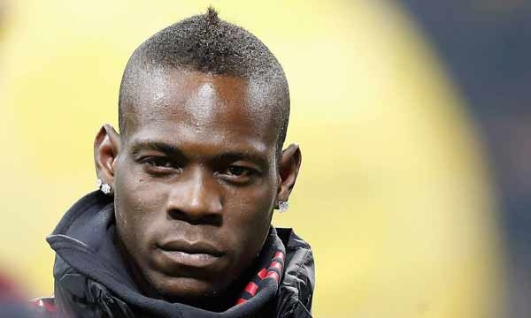 Balotelli denunciato da una ex per aver divulgato foto osè