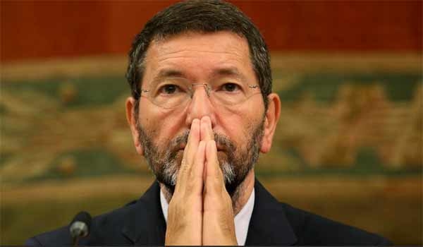 Roma, Marino riflette sulle dimissioni. Rottura in vista con il PD