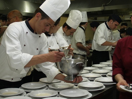 Scuola. Giovani sempre più attratti da enogastronomia e ospitalità albelghiera