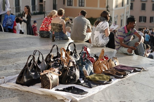 Consumi. E’ boom di ambulanti, +17%