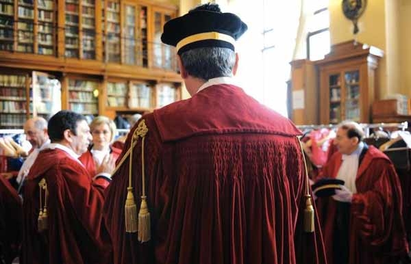Sulla tensione tra politica e magistratura
