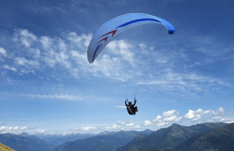 Nuovo record del mondo di volo in parapendio: 514 chilometri!