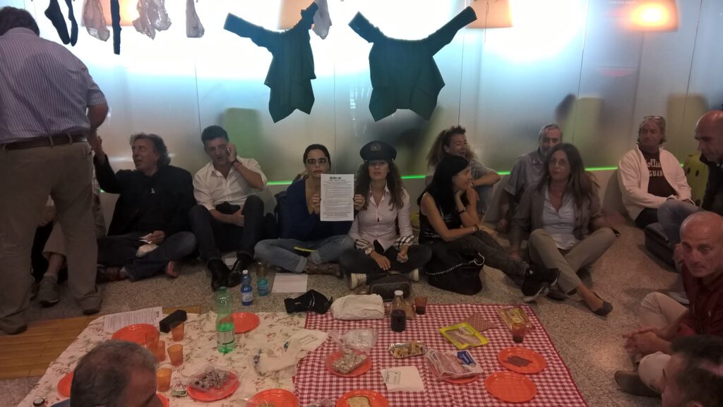 Alitalia. Flash mob cassaintegrati a Fiumicino. Chi risponde ai lavoratori?